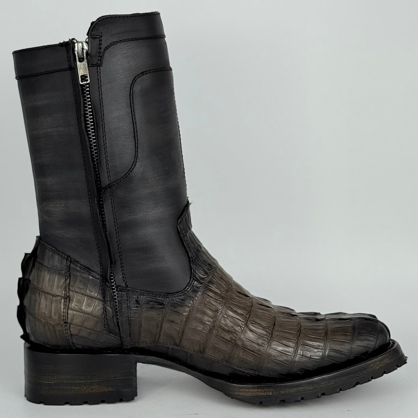 Bota Christian Cola De Cocodrilo Gris Sombreado