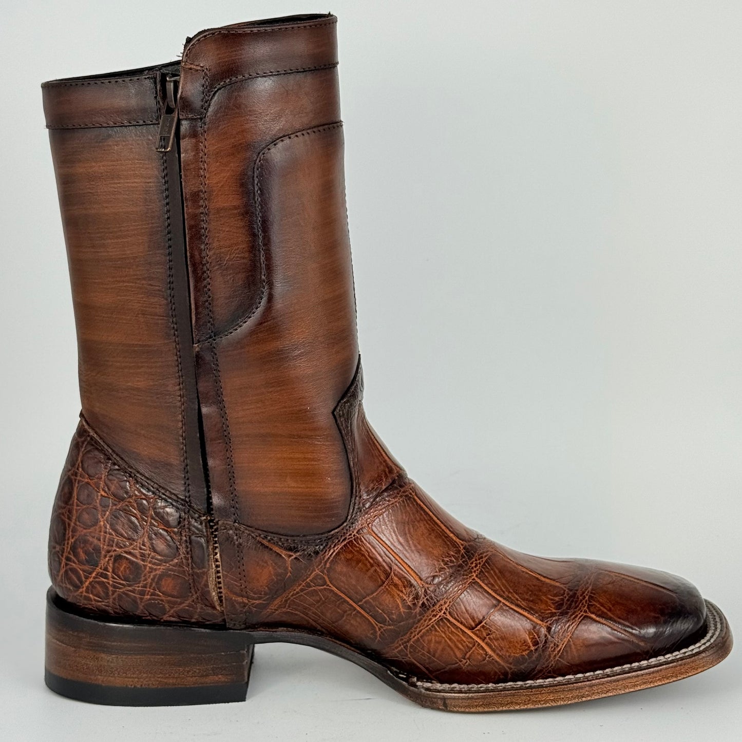 Bota Christian Alligator Tabaco Quemando Bulldog