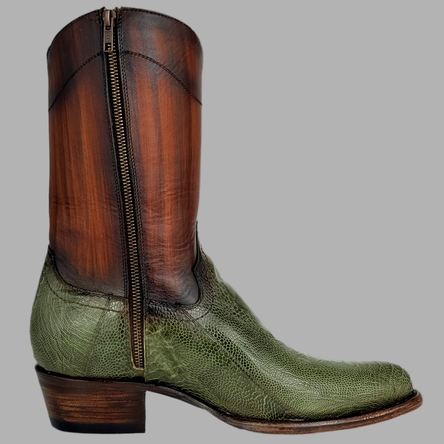 Bota Modelo Invasor En Pata De Avestruz Verde Olivo