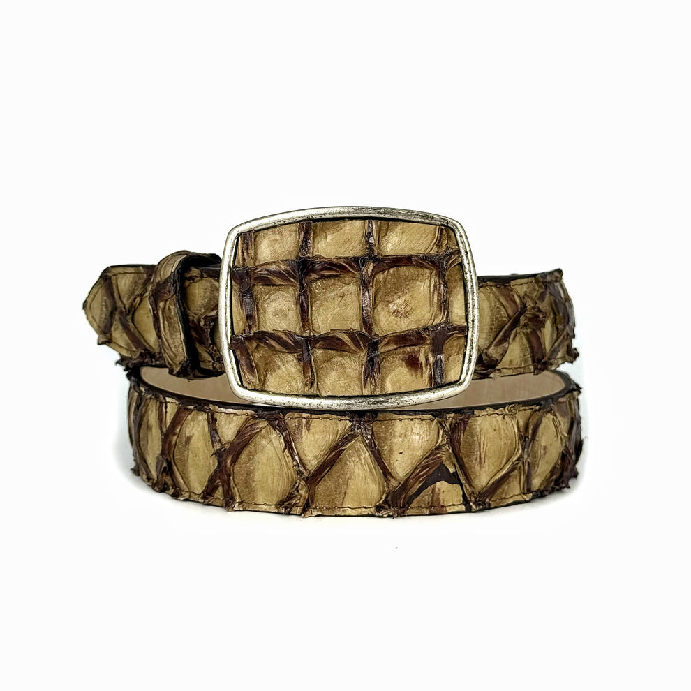 CINTO PESCADO PIRARUCU BEIGE HEBILLA CUADRADA
