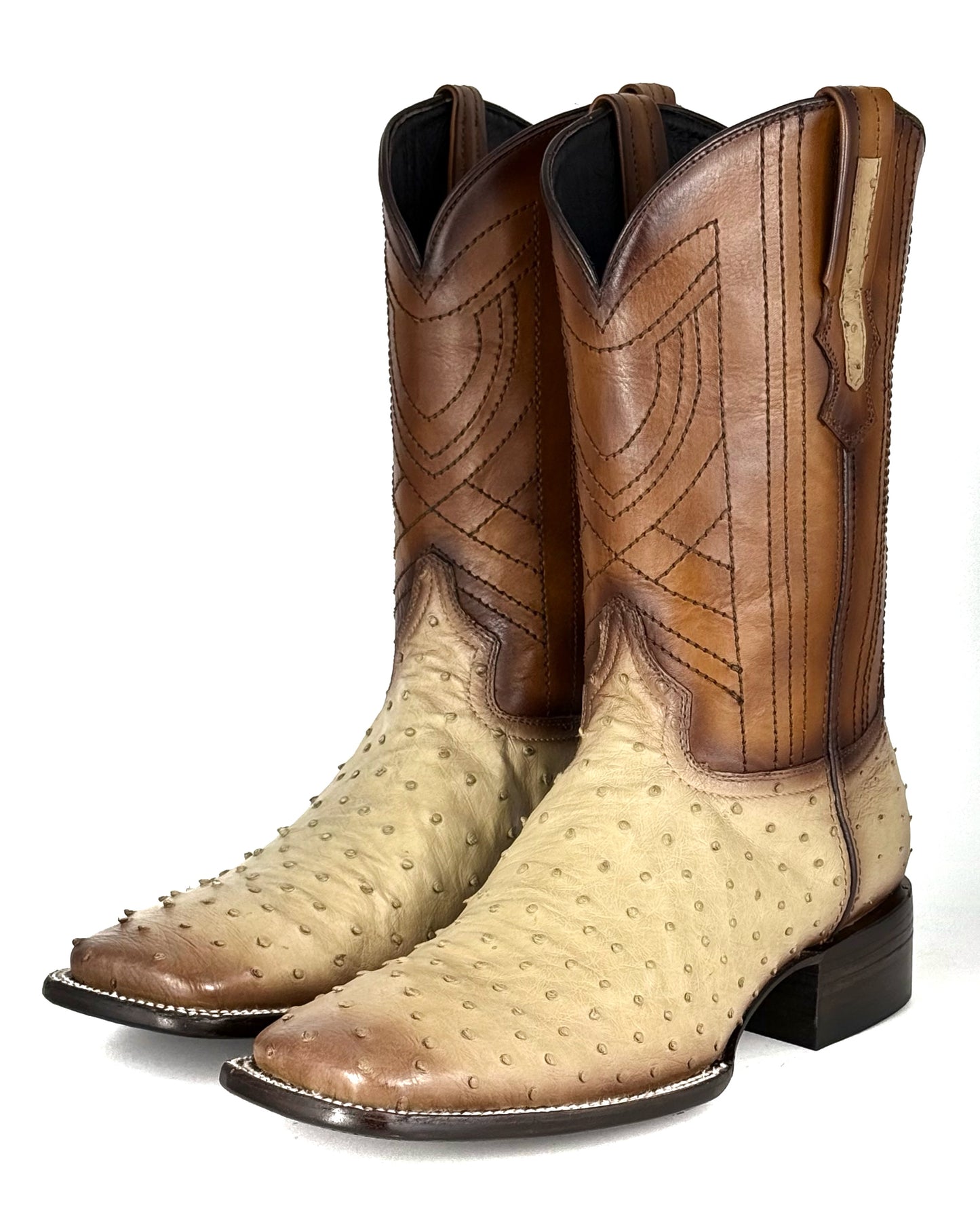 COWBOY AVESTRUZ AVELLANA SOMBREADO BULLDOG