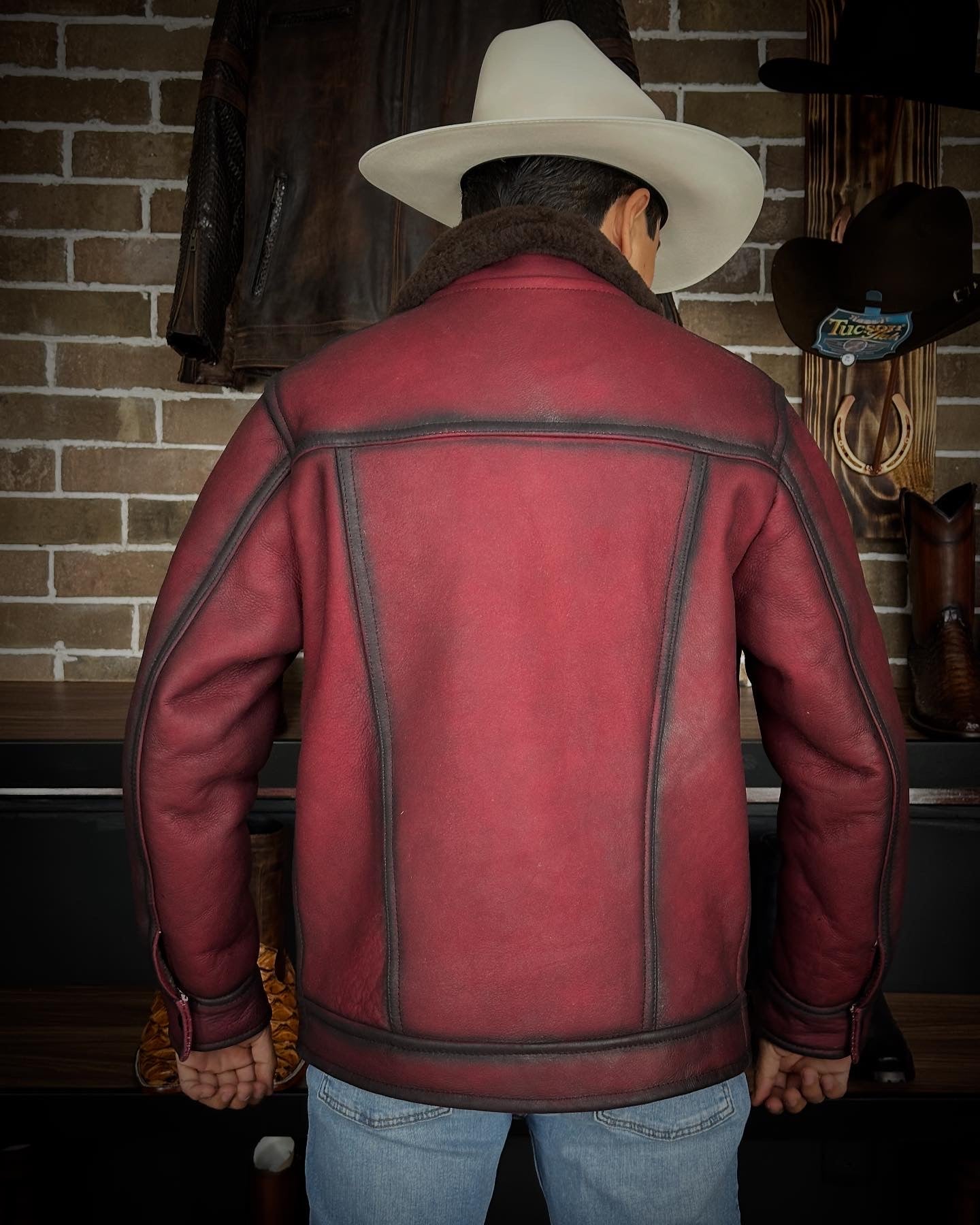 LEVI’S BLACK CHERRY ￼