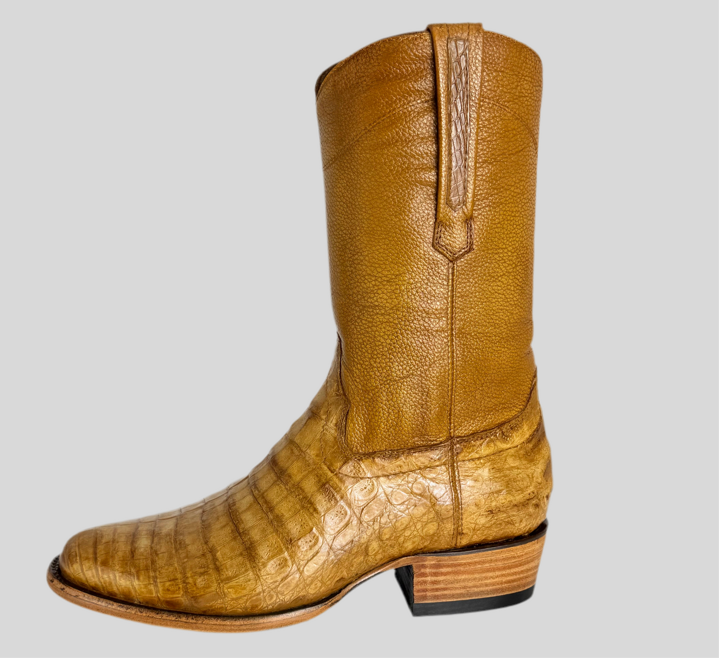 Bota modelo Invasor cocodrilo Paja