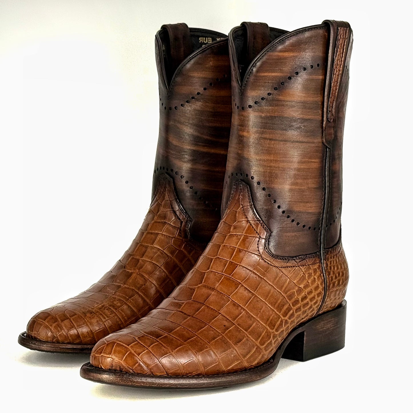 COWBOY PANZA DE LAGARTO SIAMÉS